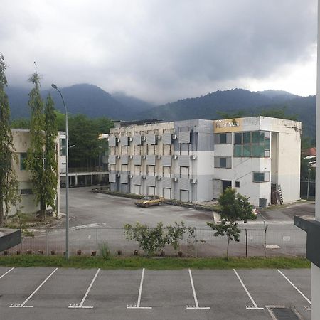 Unisuites Roomstay Kampar Esterno foto